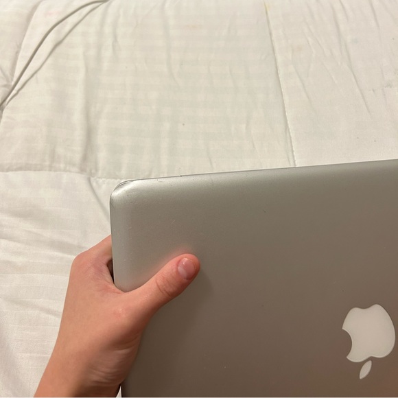 MacBook Pro 13 in - Picture 6 of 7